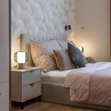 Exclusive N' Grand Center With 5 Bedrms Apartamento