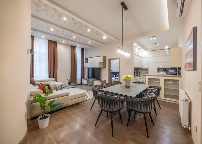 Exclusive N' Grand Center With 5 Bedrms