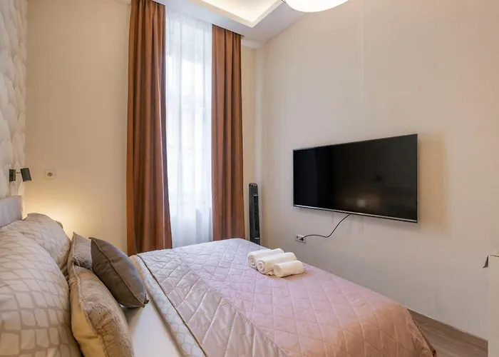 Exclusive N' Grand Center With 5 Bedrms * بودابست